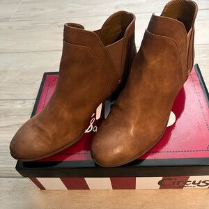 CIRCUS NY BY SAM EDELMAN Women's Pent Ankle Boot